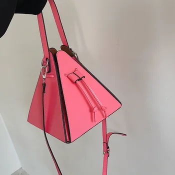  Треугольные маленькие сумки для женщин Тренд 2023 Личность Модная сумка через плечо Женская высококачественная кожаная роскошная сумка через плечо