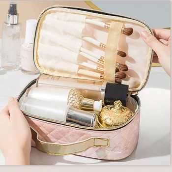 Новый модный косметический чехол Сумка для макияжа высокой емкости Pu Портативная повседневная квадратная решетчатая женская сумка для стирки 2023